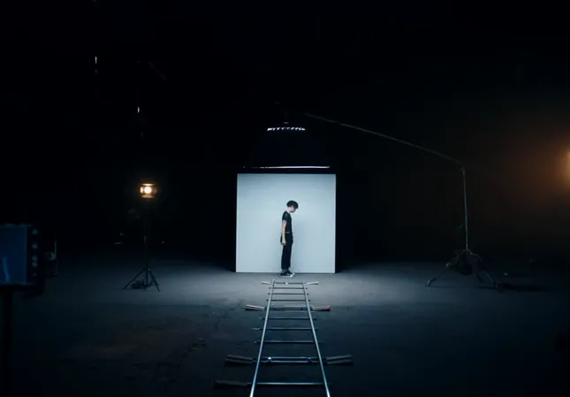 Iann Dior - Edge of Tomorrow (Official Music Video)