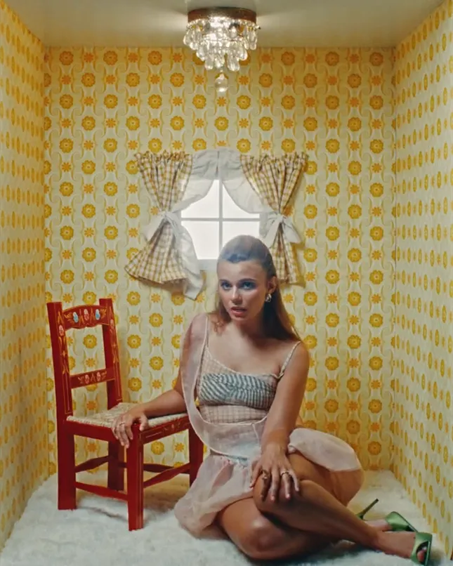 Maddy Hellstrom EP Chevron