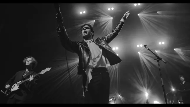 Tour trailer