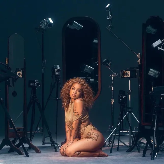 Kiana Ledé - Album Cover