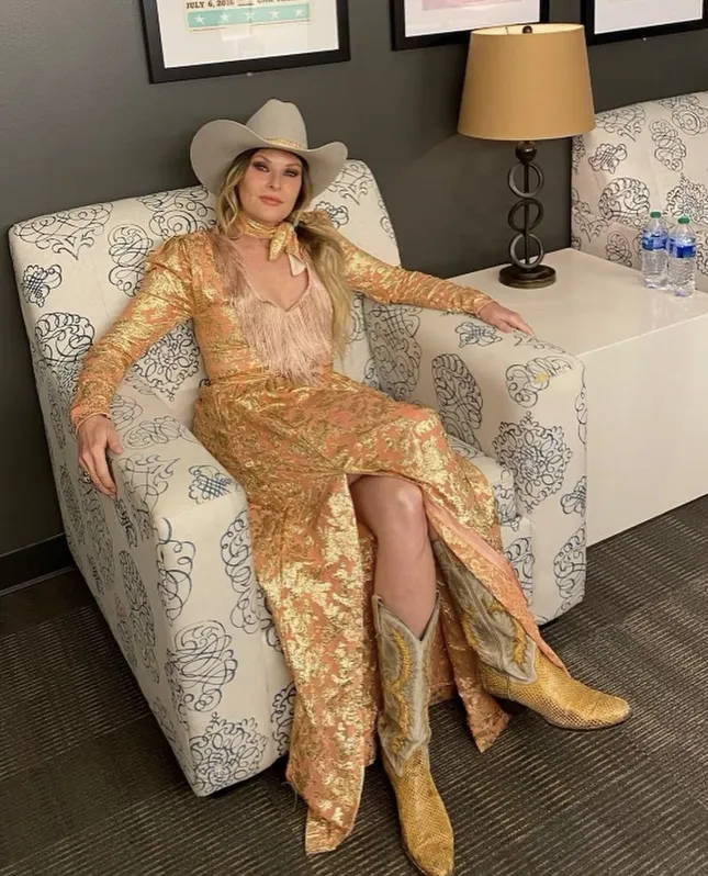 Elizabeth Cook