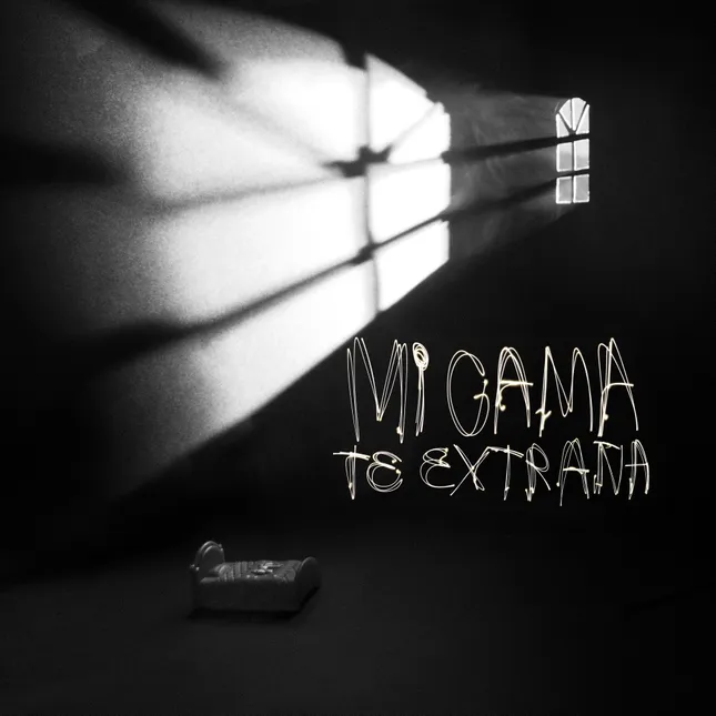 ‘Mi Cama Te Extraña’ - Amaak