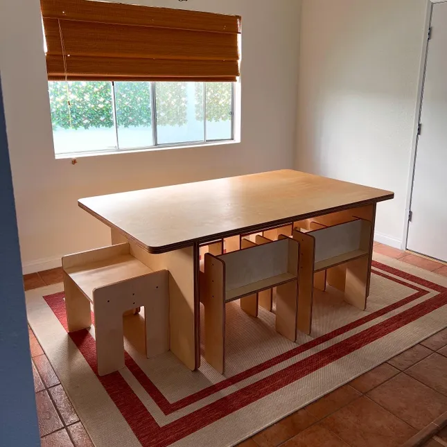 Burly Table & Chairs