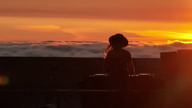 Live DJ Set Above the Clouds