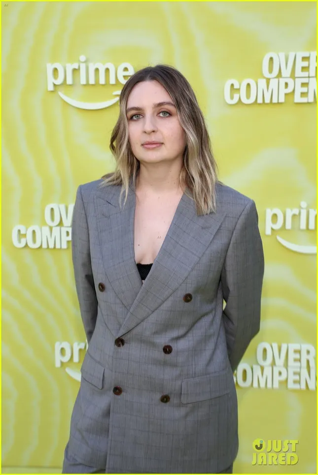 HOLMES x OVERCOMPENSATING PREMIERE