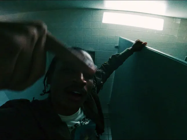 Eyesis - Bathroom Stall