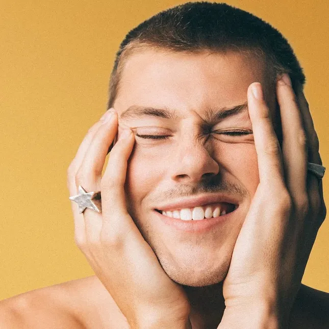 ‘Cats On The Ceiling’ by Ruel