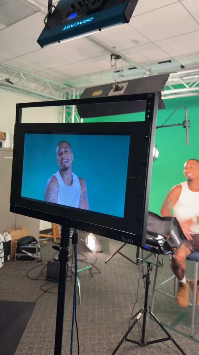 Male grooming green screen