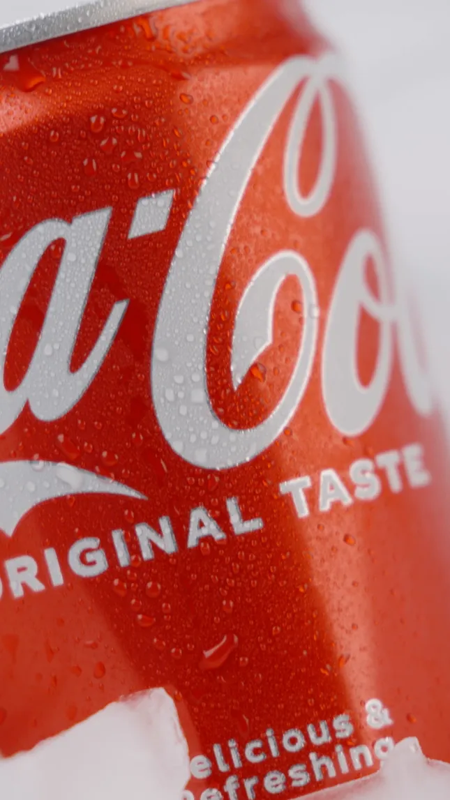 Coca-Cola vertical social spot