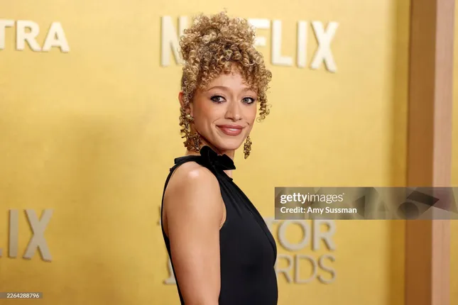 Actor Awards - Sydney Cole Alexander