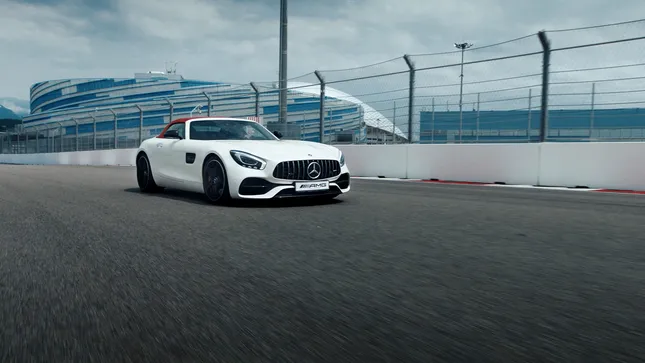 Mercedes-Benz Experience School