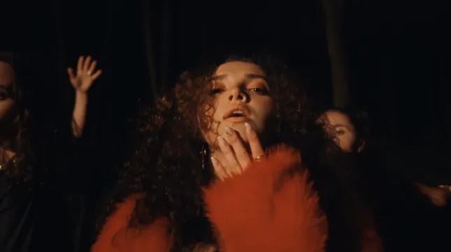 Inês Marcelino - Holy Water