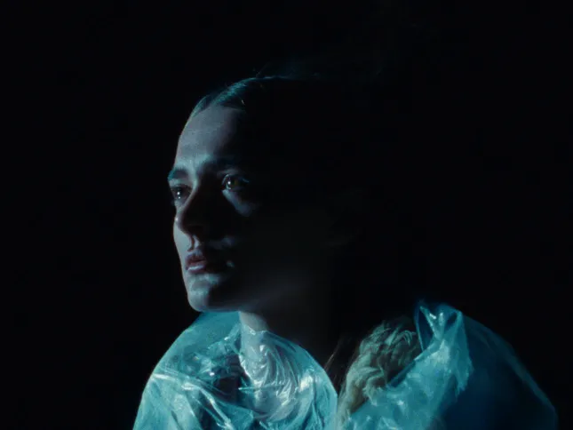 “Bodybag” MV - Charlotte Lawrence