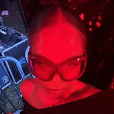 EK  Avatar