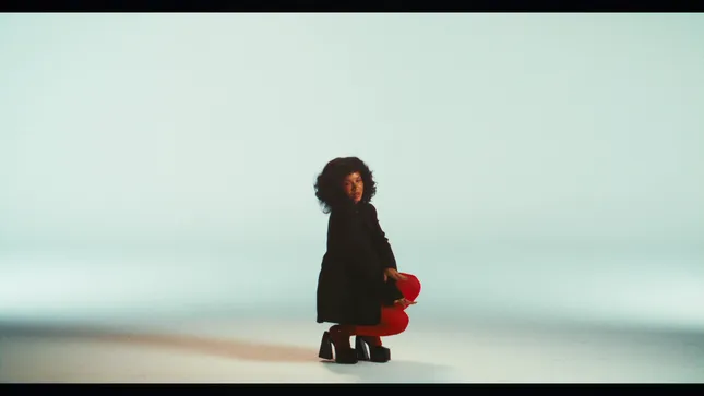 Anna Field - “Feel”