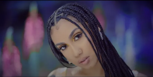 Queen Naija "Butterflies"