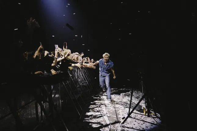 CHRISTOPHER - ARENA TOUR SHOWS