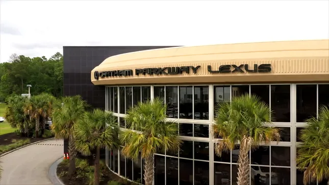 LEXUS CHATHAM PARKWAY | CAMPAIGN | "THE EXTRA MILE"