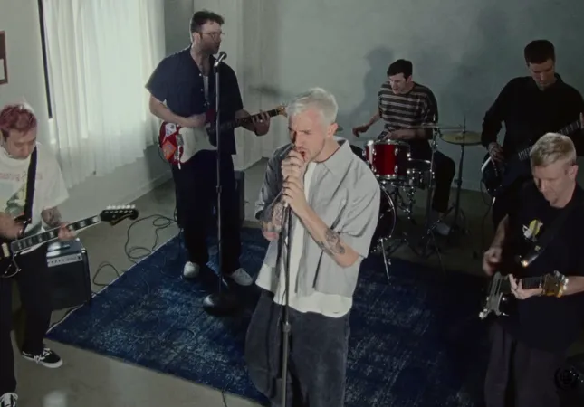 Underbrook - Heads Up (Official Music Video)