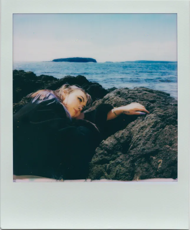 Madi - polaroids
