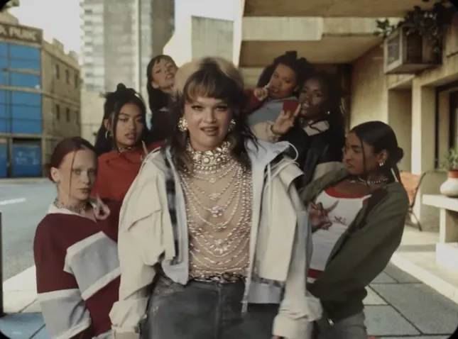 Lola Young ‘One Thing’