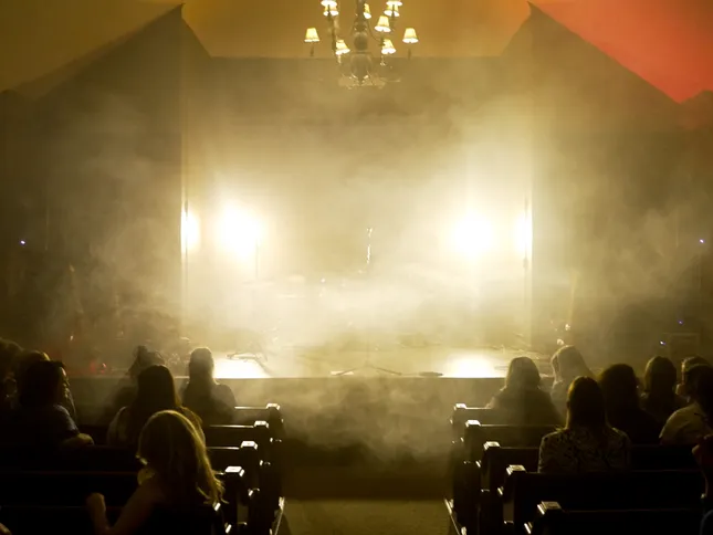 Stage lighting and design for Boyish