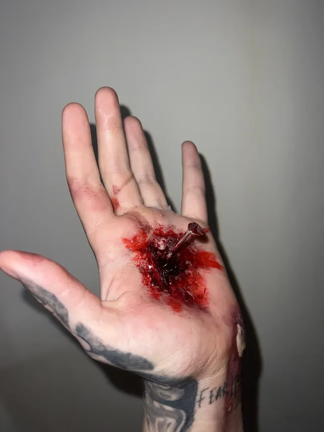 NAIL IN HAND SFX