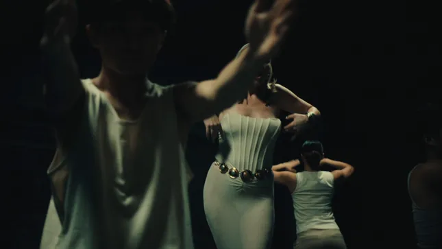 Alana Hil- In Between