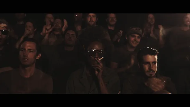 ISKA DHAAF "EVERYBODY KNOWS"