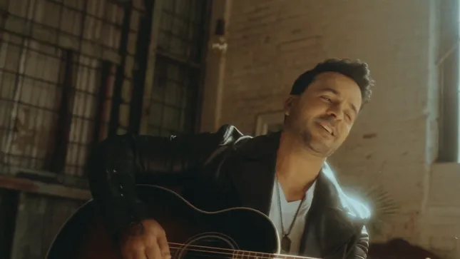 Luis Fonsi, Cali y el Dandi  | “Ley De Gravedad”