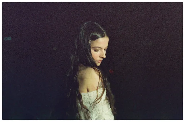 Casandra “Pay Attention” MV