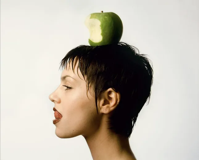 Lia with an Apple