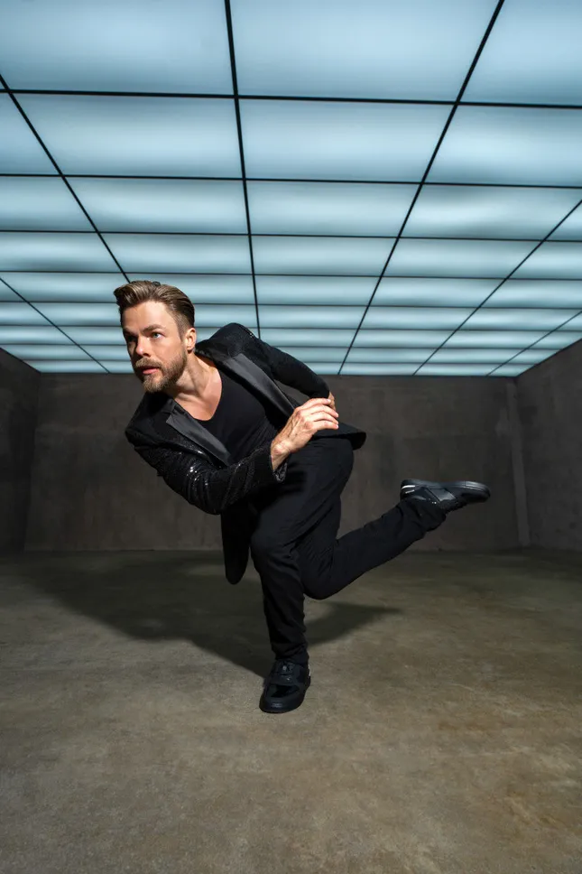 Derek Hough • Fuego Dance