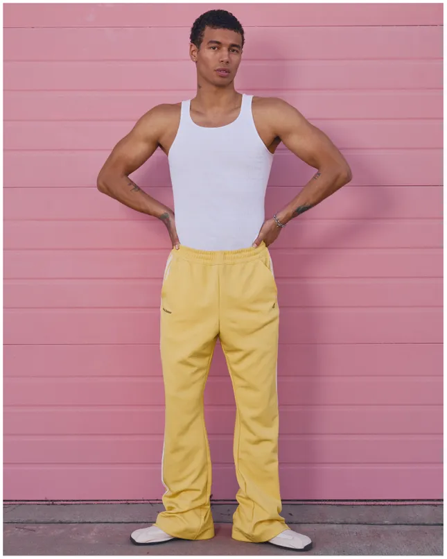 Shae, with Select Models, styled by Ian Whalley.