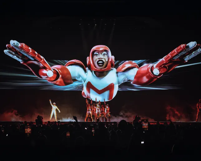 Missy Elliott - OUT OF THIS WORLD TOUR
