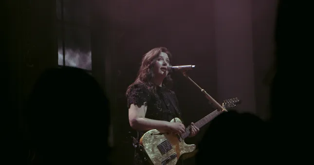 LUCY DACUS @ The Chicago Theater