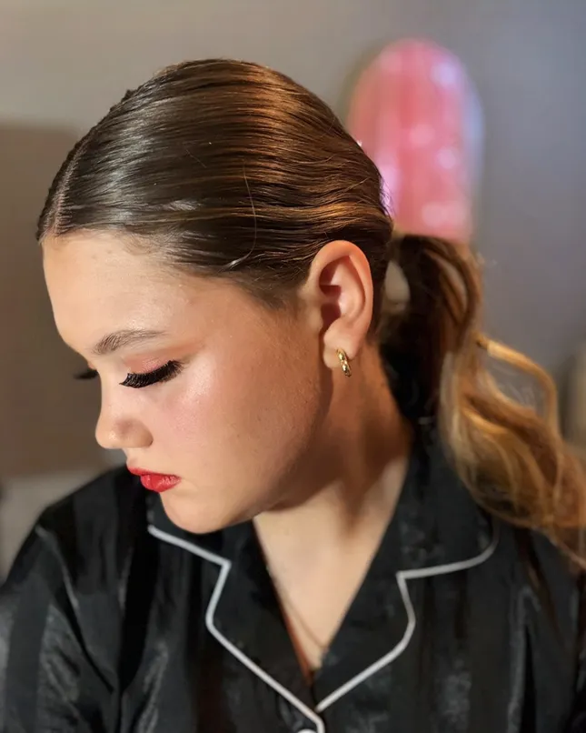 Glamour Hair and Dramatic Makeup