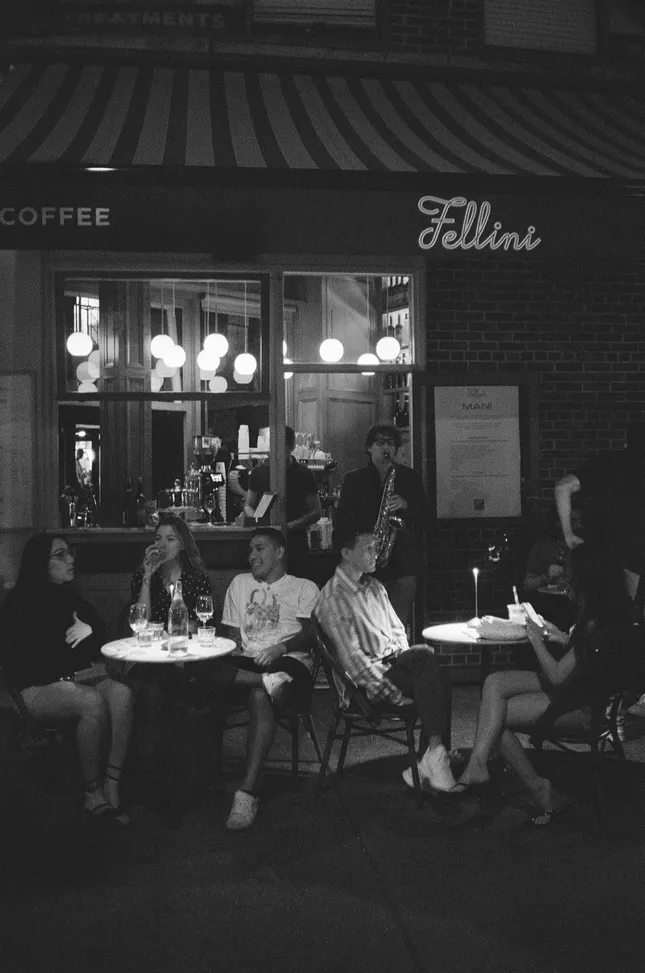 MANI X FELLINI CAFE