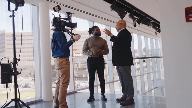 'Cuse Q&A with Mike Tirico '88 | Syracuse University