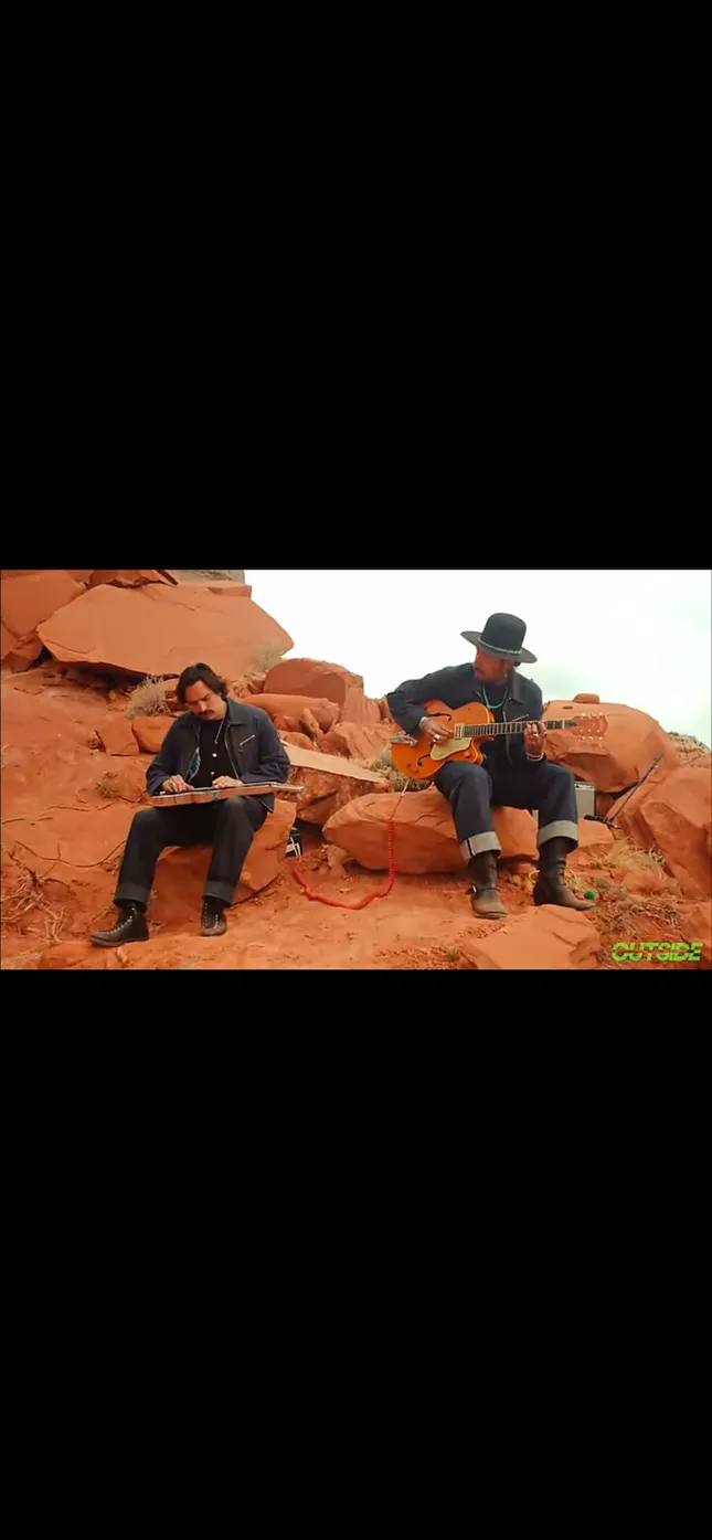 Hermanos Gutiérrez Spotify Outside