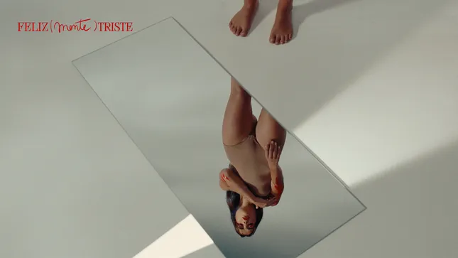 Carolina de Deus - Corpo Em Guerra