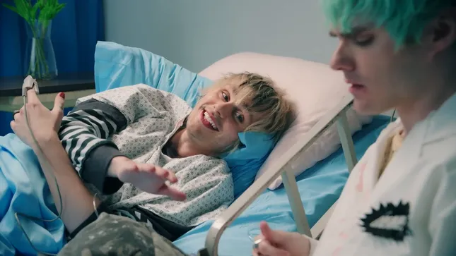 Michael Clifford, Waterparks - give me a break!