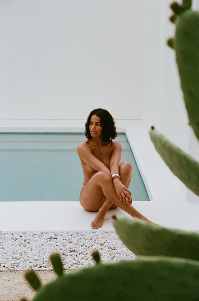 Sabrina x Villa Blanco