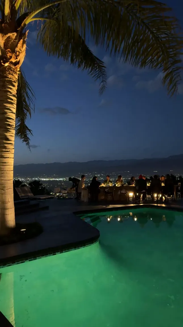 Darren Romanelli x Airbnb