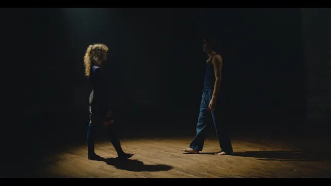 Modern dance in the shadow
