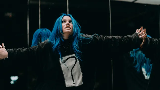 Mirror - Gabriella Zauna