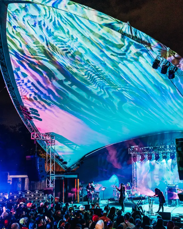 Live Projections