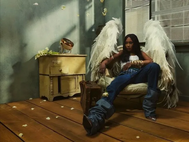 Muni Long Album Packaging