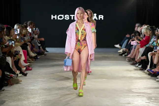 NYFW Nolcha Show - Host and Var