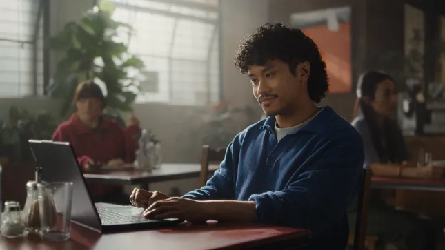 LiSTNR Singing Ears - Yacht Rock